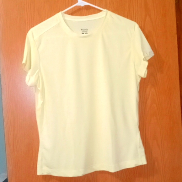 Columbia Other - Colombia yellow tee